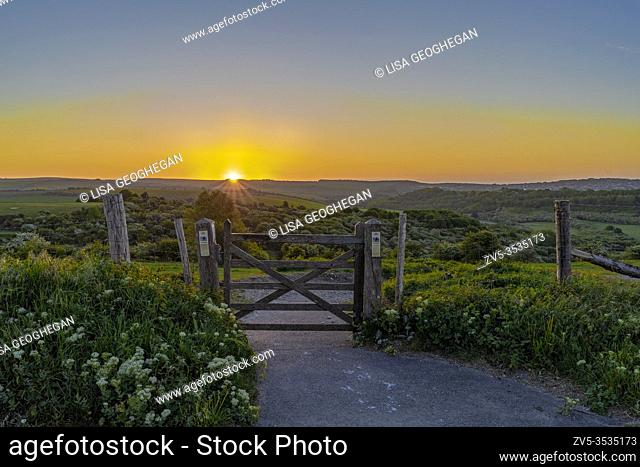 Sunrise on the South Downs National Park, Brighton, East Sussex, England, Uk, Gb