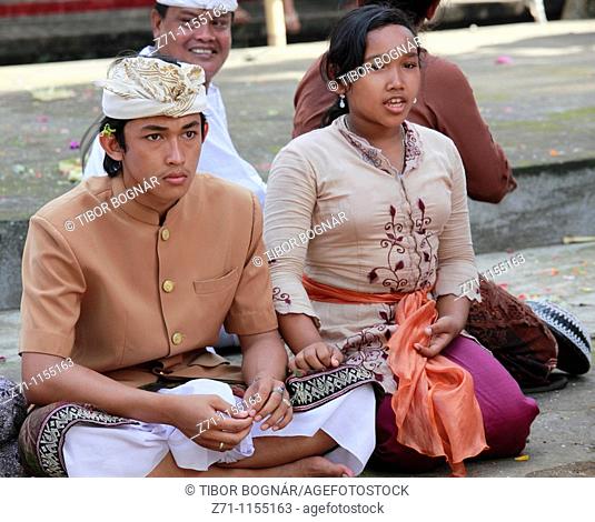 Indonesia, Bali, Mas, temple festival, young couple, odalan, Kuningan holiday