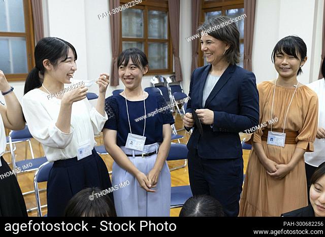 Annalena Baerbock (Alliance 90/The Greens), Federal Foreign Minister, visits the island state of Palau. Here in conversation with students of the Nagasaki...