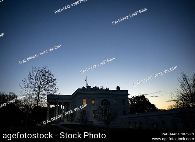 The White House at dawn, in Washington, D.C., U.S., on Wednesday, Jan. 20, 2021. .Credit: Al Drago / Pool via CNP | usage worldwide