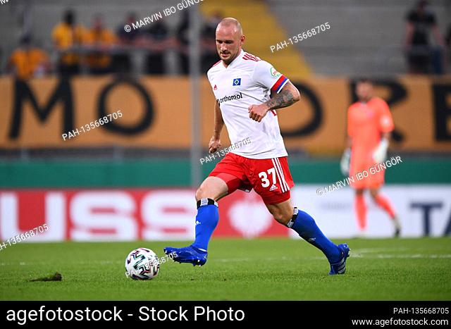 Toni Leistner (HSV Hamburg Hamburg). GES / Football / DFB Cup: 1st round: Dynamo Dresden - HSV Hamburg Hamburg Hamburg, 09/14/2020 Football / Soccer: DFB cup:...
