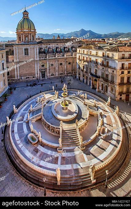 Piazza Pretoria with the Fontana Pretoria and the Church of San Giuseppe dei Teatini in the old town, Palermo, Sicily, Italy