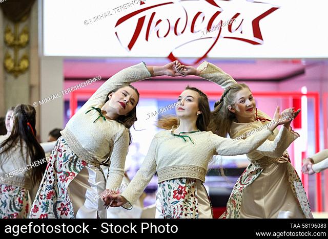 RUSSIA, MOSCOW - APRIL 2, 2023: Members of the Dell'Arte stage dance studio perform during a festive event in the Hall of Commanders at the Victory Museum on...