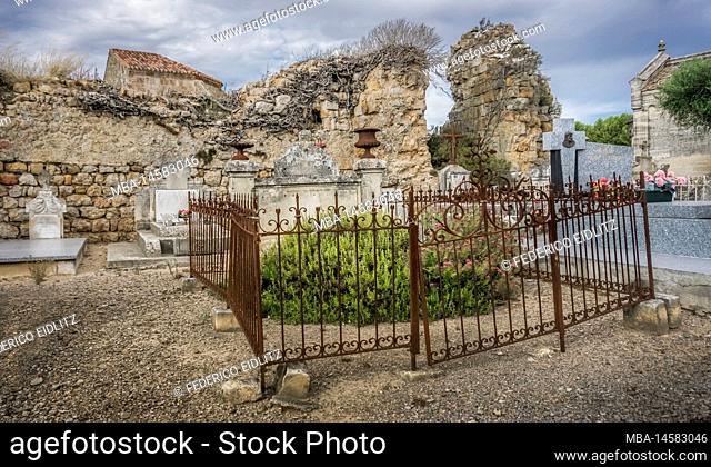 Cemetery in Bizanet