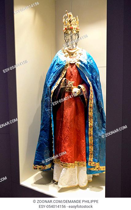 Dress of evêque find in a tomb of the old abbey of Stavelot