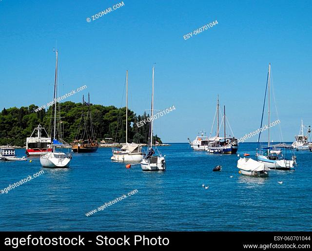 rovinj, schiff, boot, segelschiff, segelboot, hafen, Istrien, kroatien, meer, mittelmeer, küste