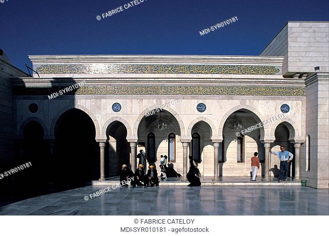 Saida Rokaya mosque - The courtyard