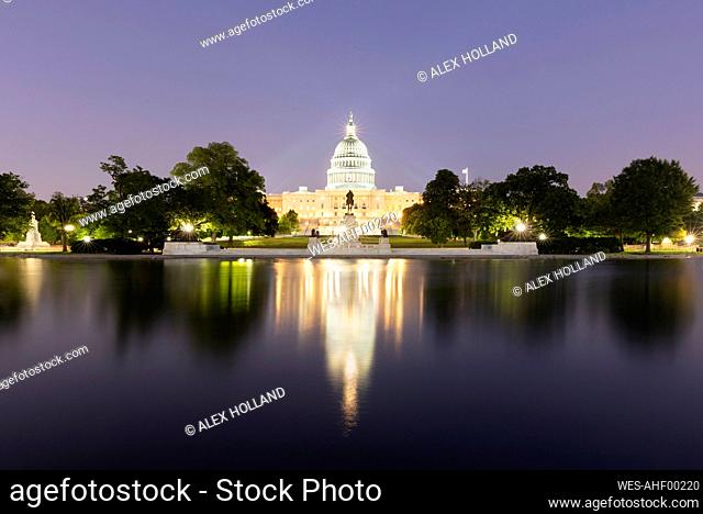 USA, Washington DC, United States Capitol at eastern end of National Mall at night