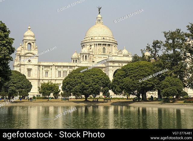 Kolkata, India The Victoria Memorial is a large marble building in Kolkata, dedicated to the memory of Queen Victoria in Kolkata, West Bengal, India