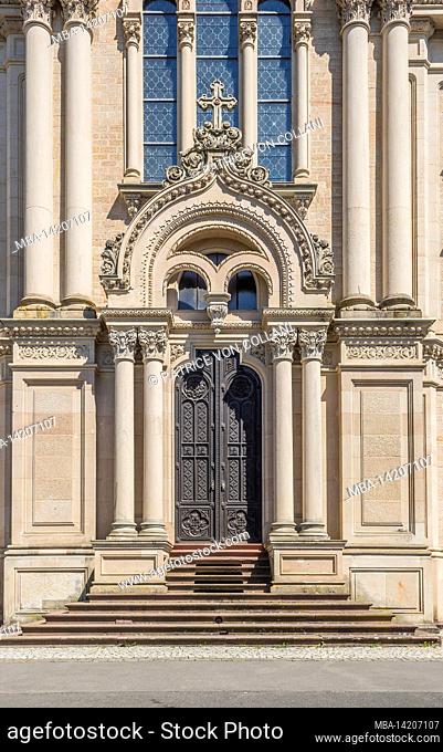 Germany, Hesse, Wiesbaden, entrance door of the Russian Church on the Neroberg