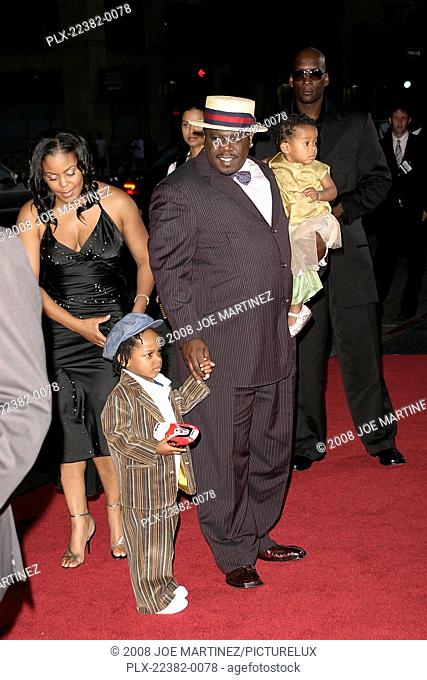 The Honeymooners (Premiere) Cedric the Entertainer with wife Lorna Wells, son Croix and daughter Lucky Rose 06-08-2005 / Grauman's Chinese Theatre / Hollywood