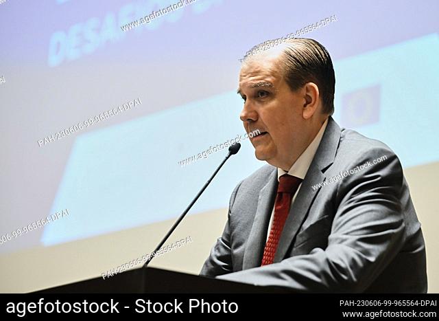 06 June 2023, Brazil, Sao Paulo: Carlos Ivan Simonsen Leal, president of FGV, speaks at FGV (Fundacao Getulio Vargas), one of the most important think tanks in...