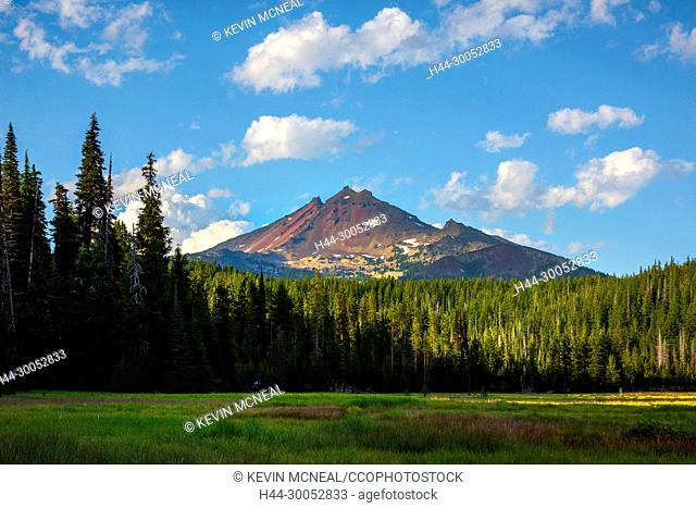 Images from Sparks Lake in the Deschutes National Forest near Bend, Oregon
