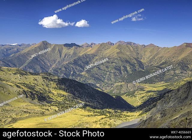 Tor valley and mountains of the Alt Pirineu Natural Park, seen from the Torre de Cabús summit (Andorra - Pallars SobirÃ , Catalonia, Spain, Pyrenees)