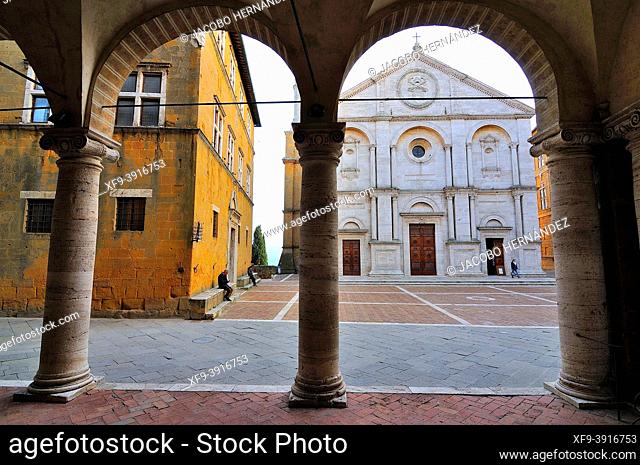 Cathedral of Santa María Assunta and Pio II square. Pienza. Orcia Valley. World Heritage. UNESCO. Tuscany. Italy