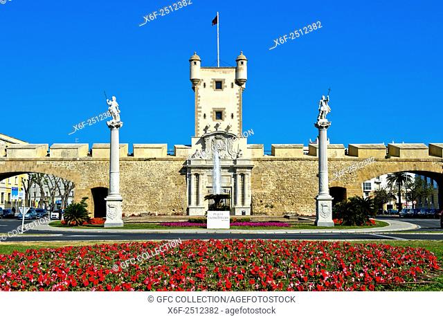 City gate Puerta de Tierra gate at Plaza de la Constitucion, Cádiz, Andalusia, Spain