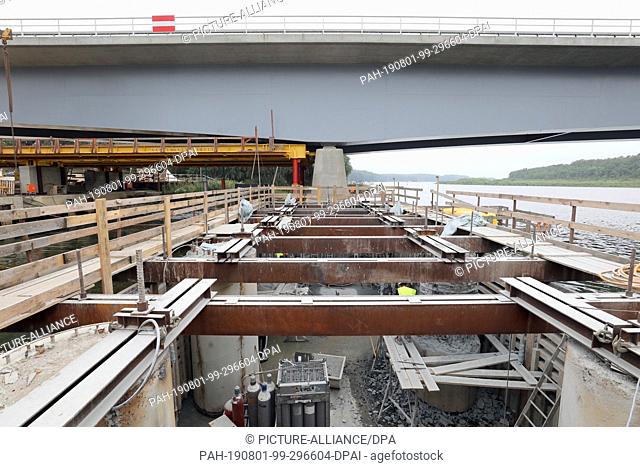 30 July 2019, Mecklenburg-Western Pomerania, Malchow: At the construction site of the Petersdorfer Bridge on the A19 motorway