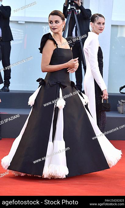 VENICE, ITALY - SEPTEMBER 01:Penelope Cruz, Milena Smit attends the red carpet of the movie ""Madres Paralelas"" during the 78th Venice International Film...