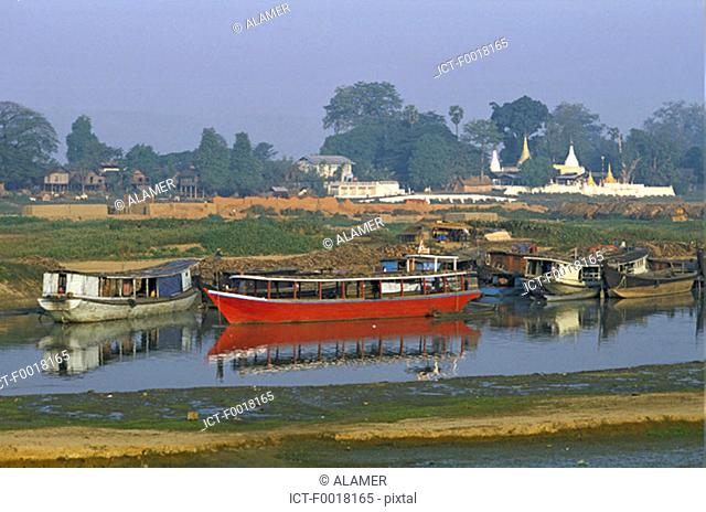 Myanmar, Mandalay, Irrawaddy canal