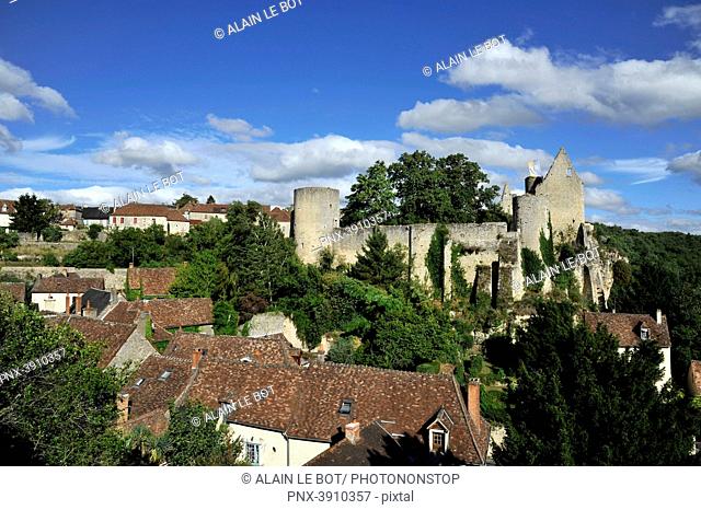 France, region of Poitou Charente, Vienne department, Angles-sur-l'Anglin city, ruins of castle on the cliff overlooking the Anglin river