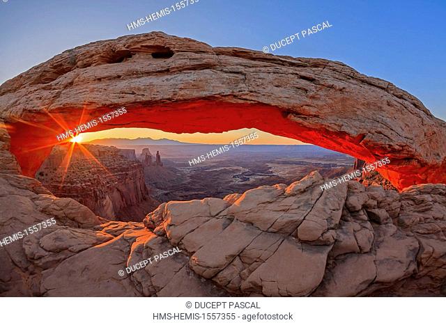 United States, Utah, Colorado Plateau, Canyonlands National Park, Island in the Sky district, Mesa Arch at sunrise
