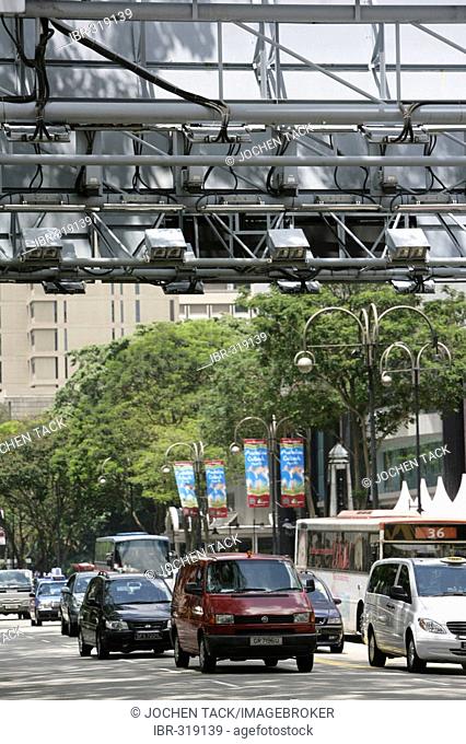 SGP, Singapore: City Road Toll System ERP, Electronic Road Pricing.Orchard Road. |