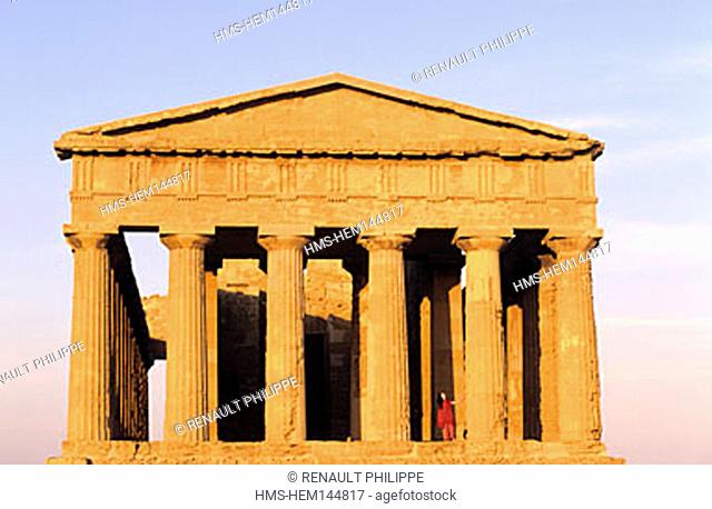 Italy, Sicily, Agrigente, the temple of Concordia
