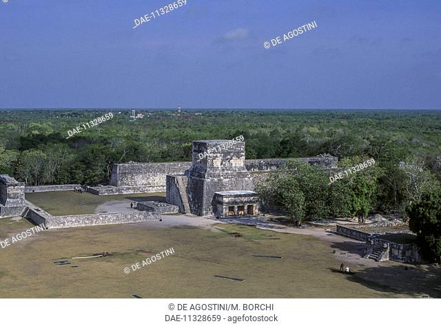 View over the Great Ball Court and the Temple of the Jaguars, archaeological site of Chichen Itza (UNESCO World Heritage Site, 1988), Yucatan, Mexico