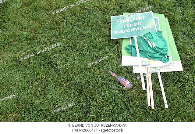 Posters of the party Alliance 90/The Greens lie on a meadow in front of the Reichstag in Berlin, Germany, 18 September 2013