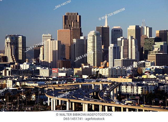 USA, California, San Francisco, Potrero Hill, view of downtown and I-280 highway, late afternoon
