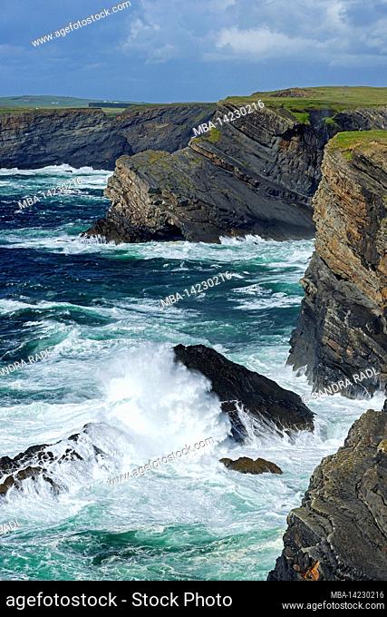 Surf on the cliffs of Loop Head Peninsula, Ireland, County Clare