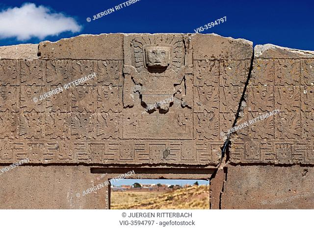 solid stone arch Gate of the Sun in pre-Inca site Tiwanaku, UNESCO World Heritage Site, La Paz, Bolivia, South America - La Paz, Bolivia, 26/09/2011