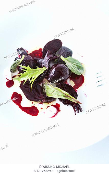 Beetroot salad with horseradish and wine vinegar