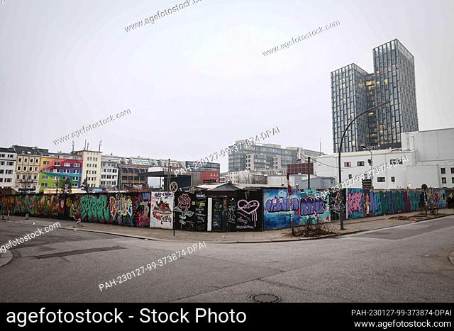 PRODUCTION - 25 January 2023, Hamburg: The derelict site of the former Esso buildings in the Paloma district on the Reeperbahn in St. Pauli