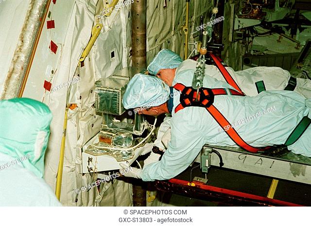07/28/1999 -- In the Orbiter Processing Facility, STS-99 Mission Specialists Gerhard P.J. Thiele and Janet Lynn Kavandi Ph.D