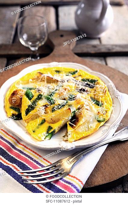 Asparagus frittata with potatoes and Parmesan