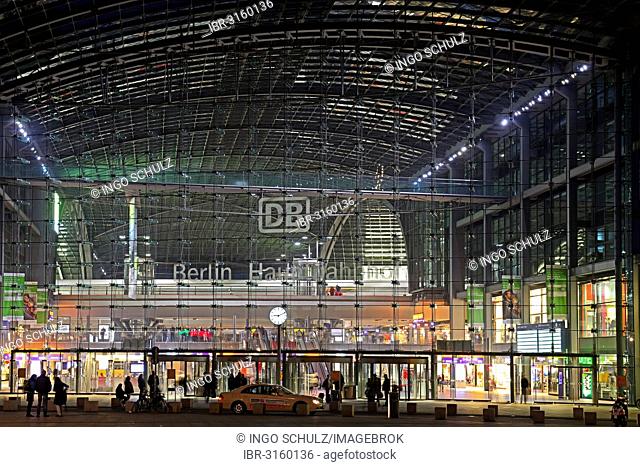 Rear main entrance to Berlin Central Railway Station, Lehrter Bahnhof, in the evening