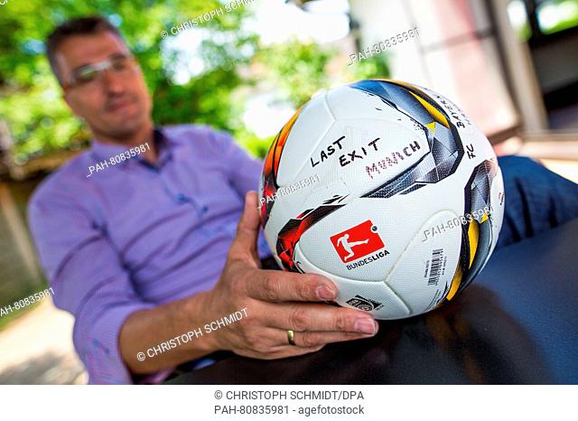 Referee Knut Kirchner, photographed during an interview with dpa at his home in Rottenburg, Germany, 27 May 2016. HPOTO: CHRISTOPH SCHMIDT/dpa | usage worldwide