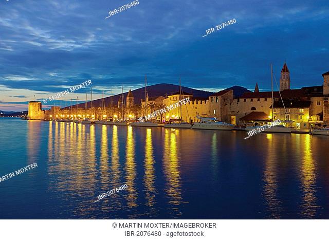 Riva promenade and palazzo, Trogir, UNESCO World Heritage Site, Split region, central Dalmatia, Dalmatia, Adriatic coast, Croatia, Europe, PublicGround