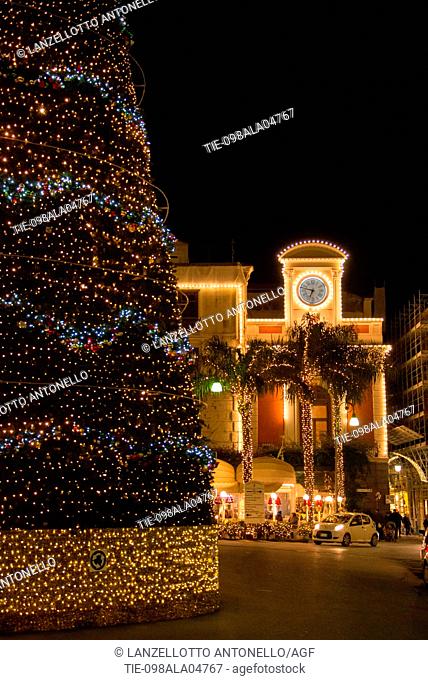 Europe, Italy, Campania, Neapolitan Riviera, Sorrento, Tasso square during Christmas time