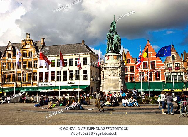 Markt Square with statue of Jan Breydel and Pieter de Coninck, Bruges, Brugge, Flanders, Belgium, UNESCO World Heritage Site