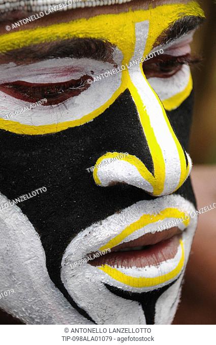 Papua New Guinea, highland festival, warrior portrait