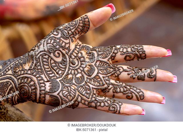 Mehendi tatooed hand of Indian bride on her wedding eve, Mauritius, Africa