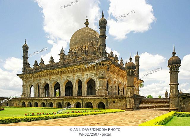 Islamic architecture Ibrahim Roza built by Ibrahim Adil Shah II 1580-1626 for his queen , Bijapur , Karnataka , India Heritage