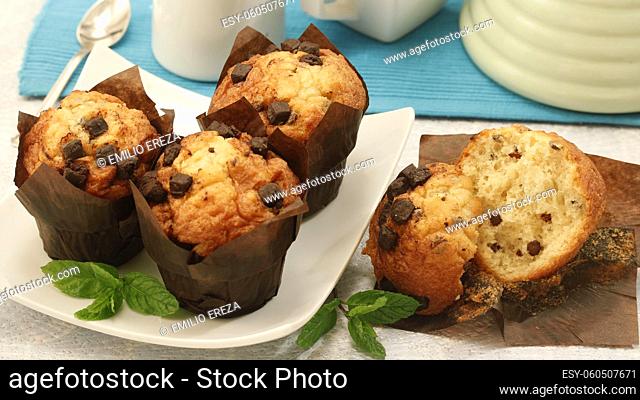 Muffins with chocolate chunks