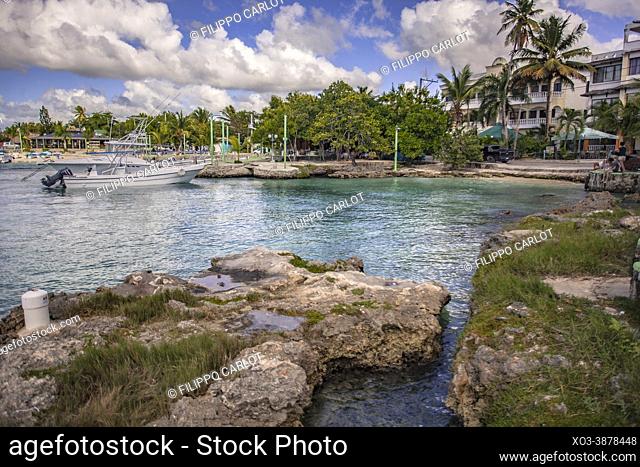BAYAHIBE, DOMINICAN REPUBLIC: Bayahibe lagoon and touristic port