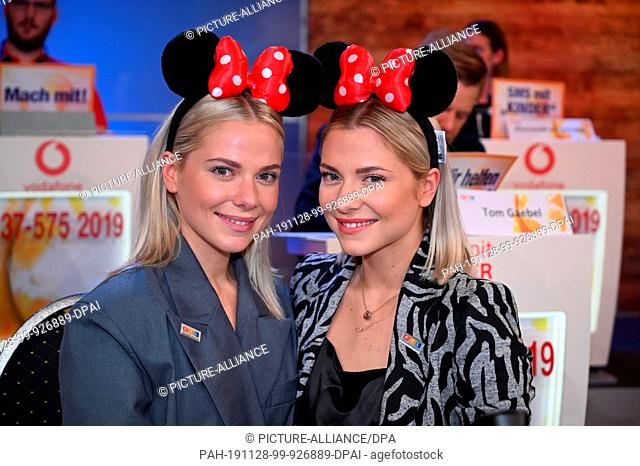 22 November 2019, North Rhine-Westphalia, Hürth: The actresses Cheyenne (l-r, ) and Valentina Pahde..at the 24th RTL Spendenmarathon wir helfen Kindern 2019