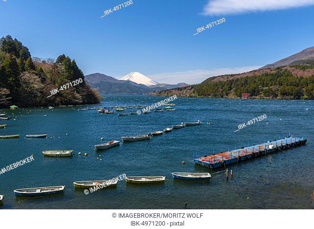 Ashi Lake with anchoring boats, Mount Fuji at the back, Hakone, Fuji-Hakone-Izu National Park, Japan, Asia