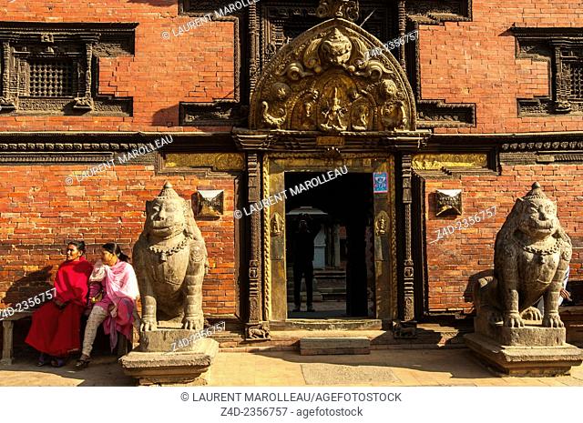 Two Snow Lions Guard of Golden Gate, Entrance of Patan Museum, Keshav Narayan Chowk. Patan Durbar Square, Lalitpur District, Bagmati Zone, Nepal
