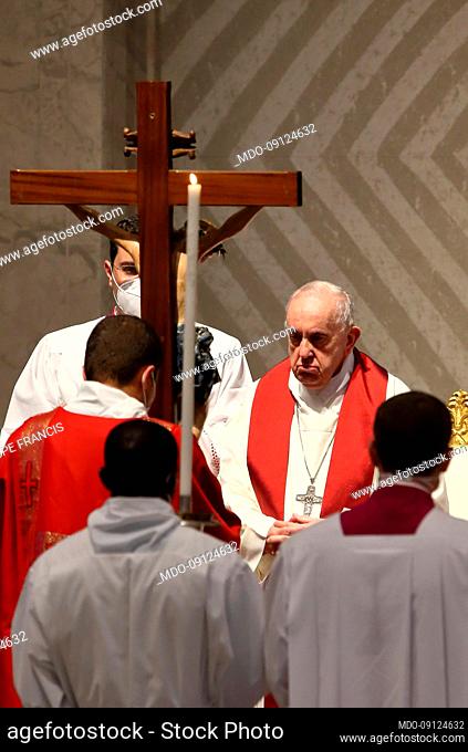 The moment dedicated to the adoration of the Cross during the celebration of the Passion of the Lord presided over by Pope Francis in St